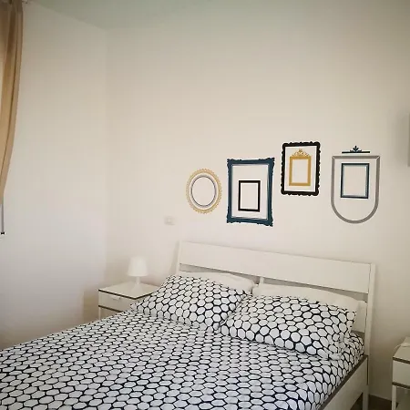 Apartment Simply House In